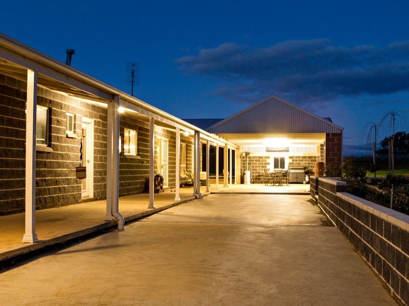 1 Golden Grove Estate, Young NSW 2594