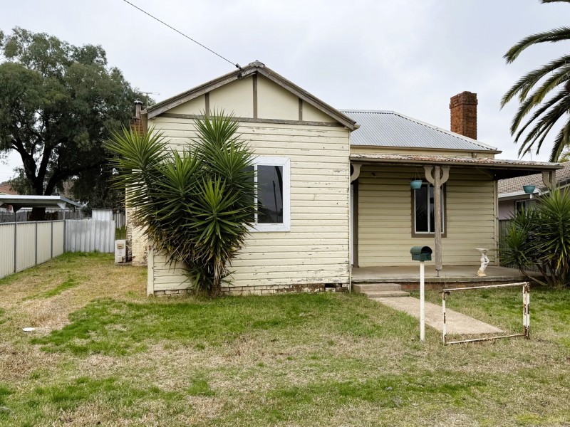 79 Edwards Street, Young NSW 2594