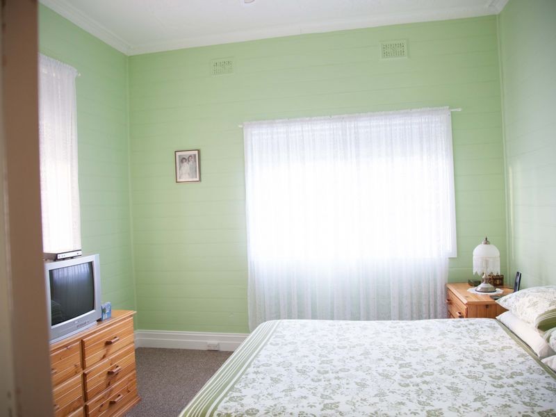 42 McLerie Street, Young NSW 2594