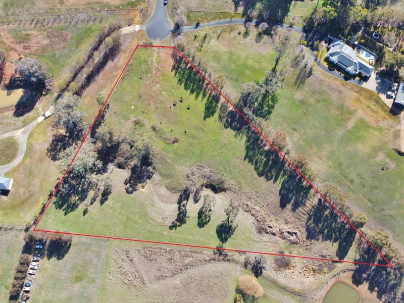 77 Newton Road, Young NSW 2594