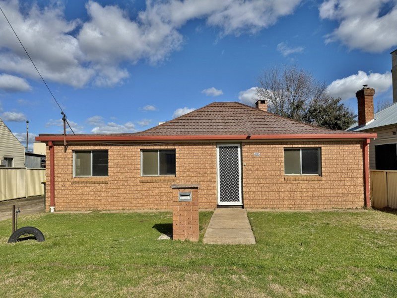 172 Nasmyth Street, Young NSW 2594
