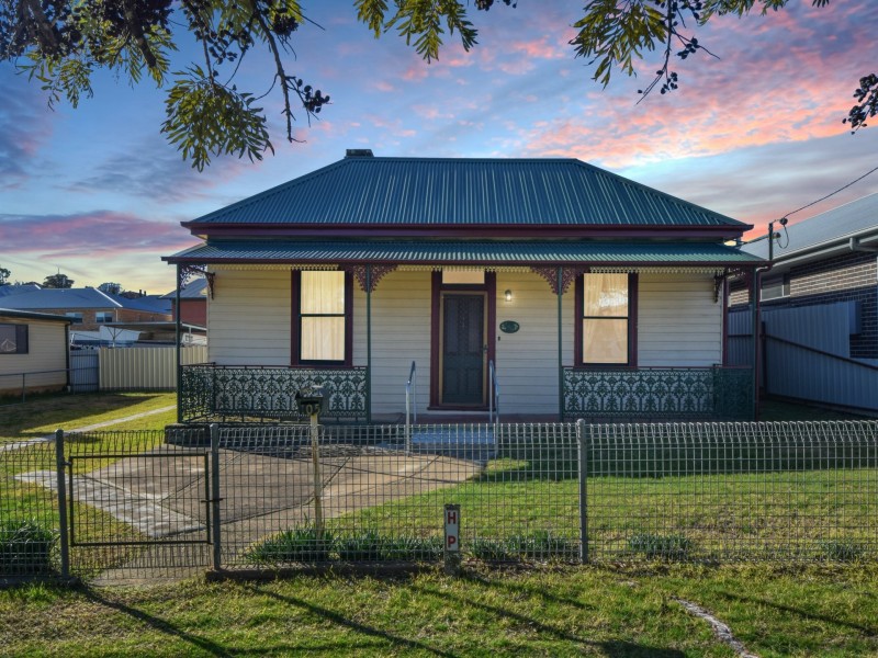 105 Nasmyth Street, Young NSW 2594