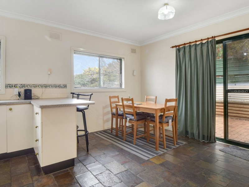 33 Cowper Street, Young NSW 2594