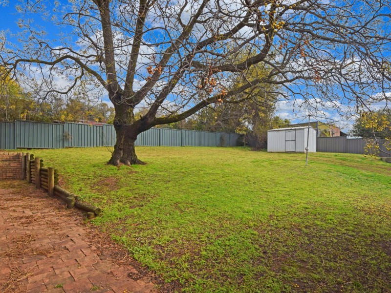 33 Cowper Street, Young NSW 2594