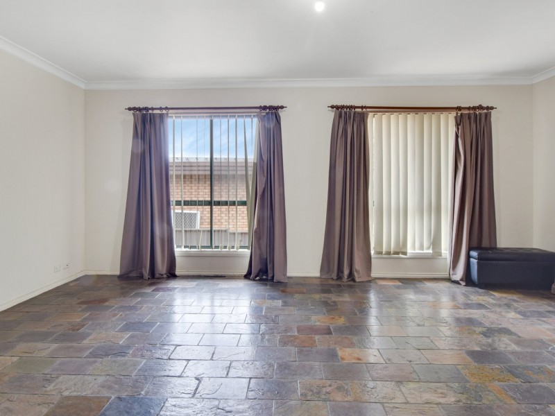 33 Cowper Street, Young NSW 2594