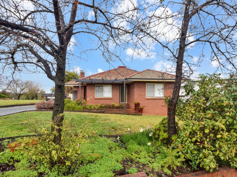 36 Nasmyth, Young NSW 2594