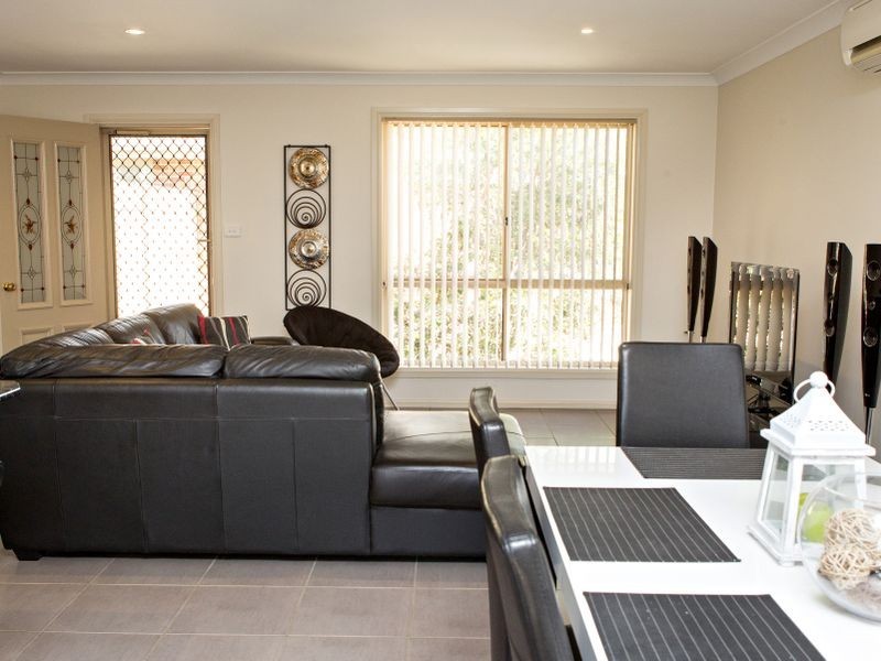 2/37 Spring Street, Young NSW 2594