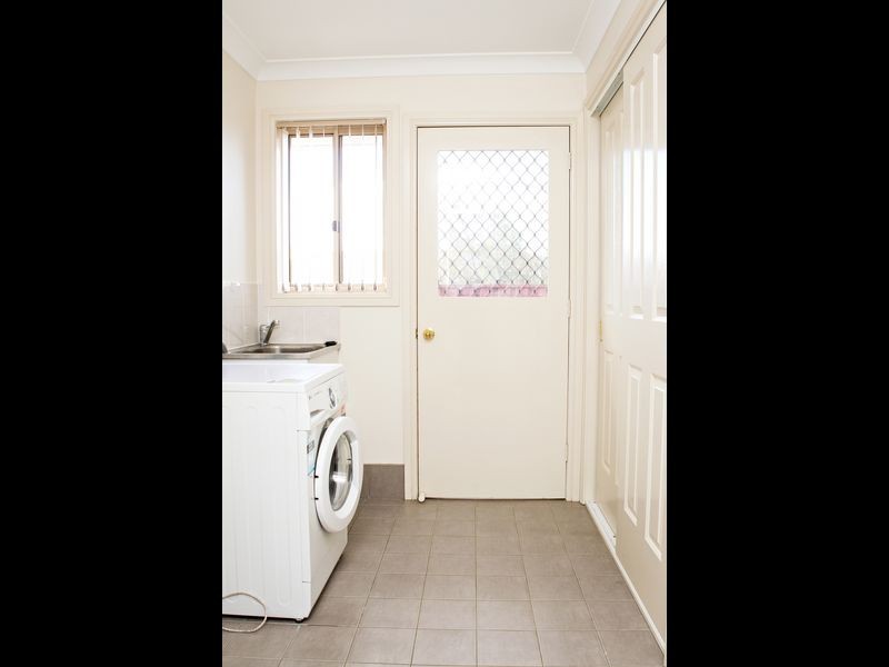 2/37 Spring Street, Young NSW 2594