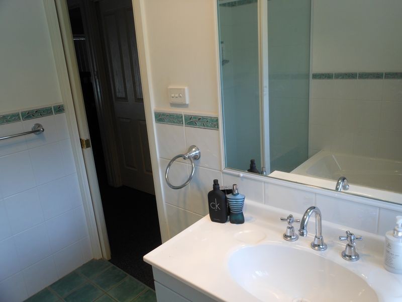 131 Williams Street, Young NSW 2594