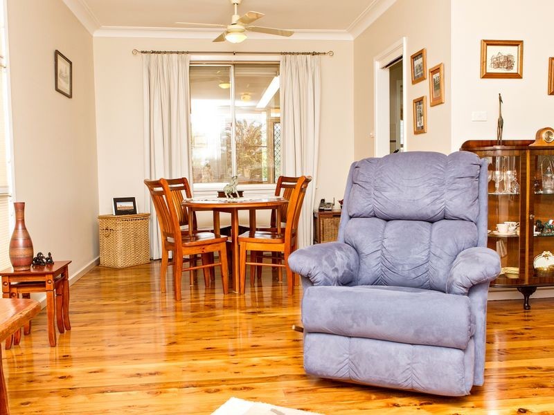 16 Toompang Street, Young NSW 2594