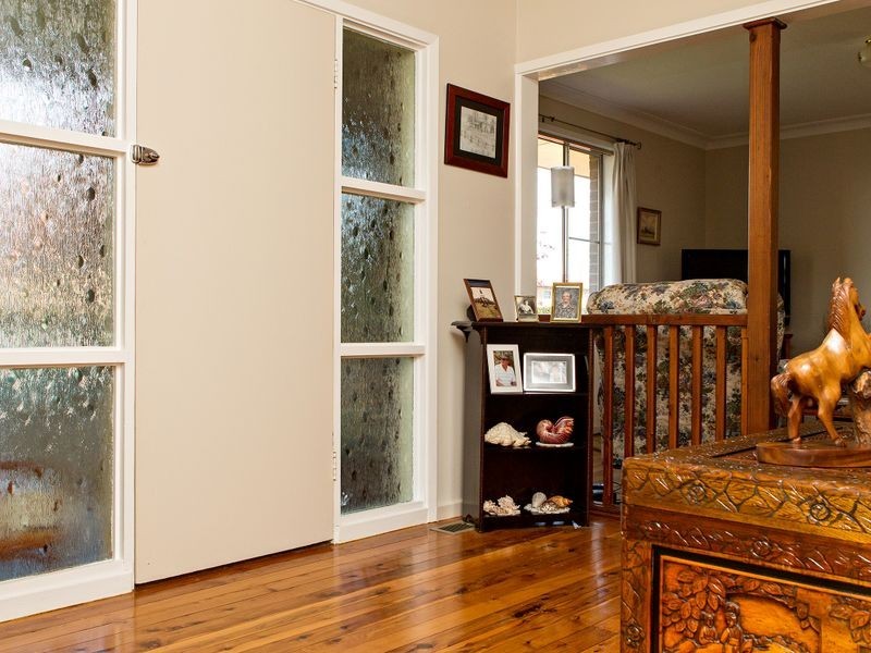 16 Toompang Street, Young NSW 2594