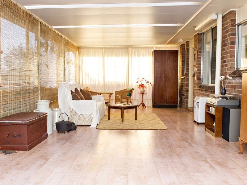 16 Toompang Street, Young NSW 2594