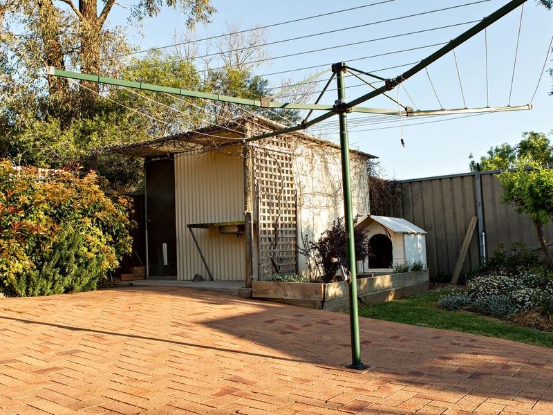 16 Toompang Street, Young NSW 2594