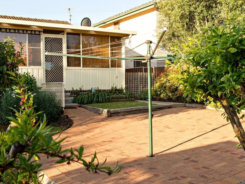 16 Toompang Street, Young NSW 2594