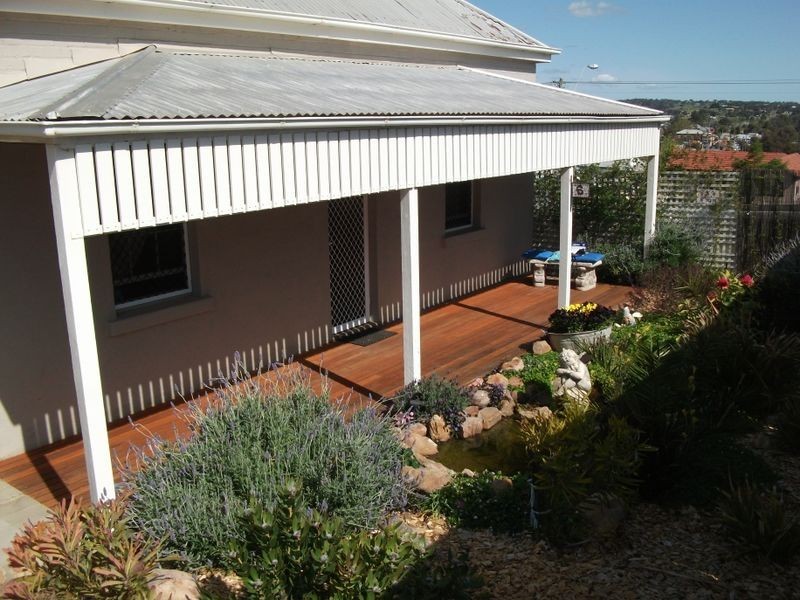 6 Elizabeth Street, Young NSW 2594