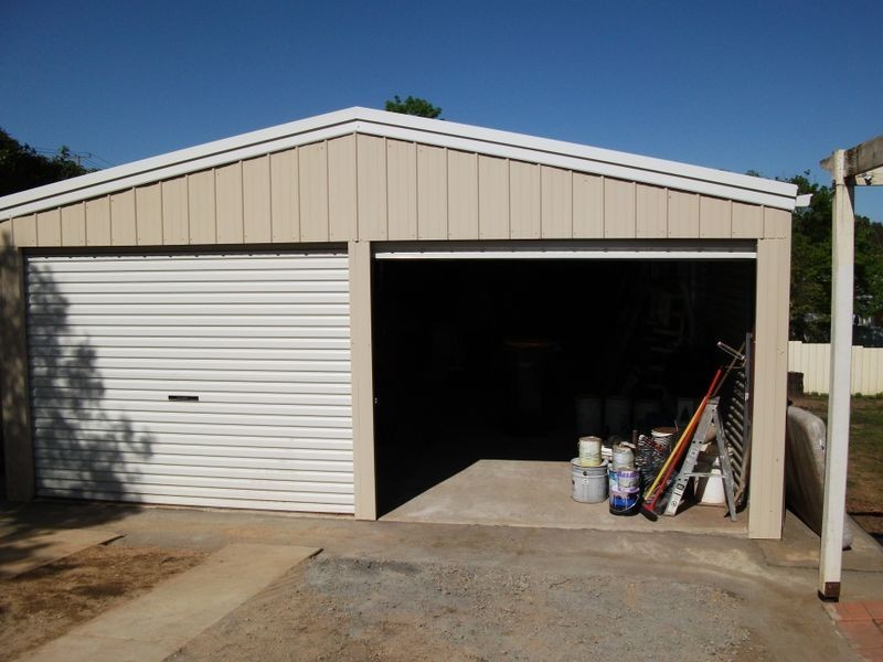 6 Elizabeth Street, Young NSW 2594