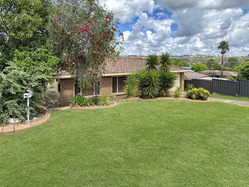 20 Barwang Street, Young NSW 2594