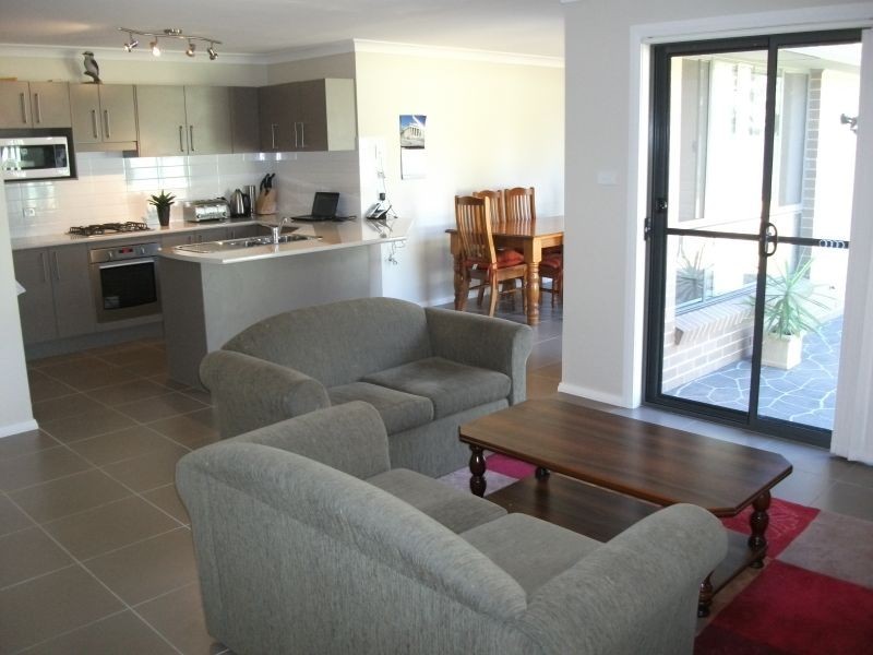 8 Mayoh Place, Young NSW 2594