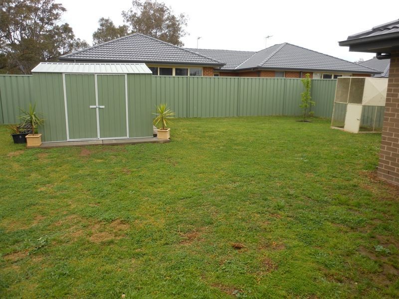 8 Mayoh Place, Young NSW 2594