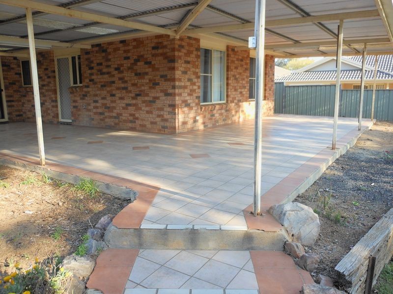 7 Jimmy Noonan Place, Young NSW 2594