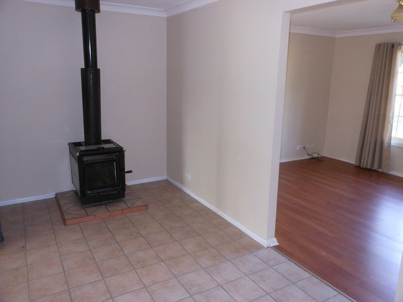 7 Jimmy Noonan Place, Young NSW 2594