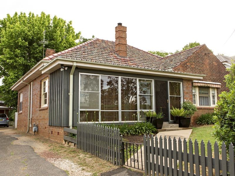 44 Demondille Street, Young NSW 2594