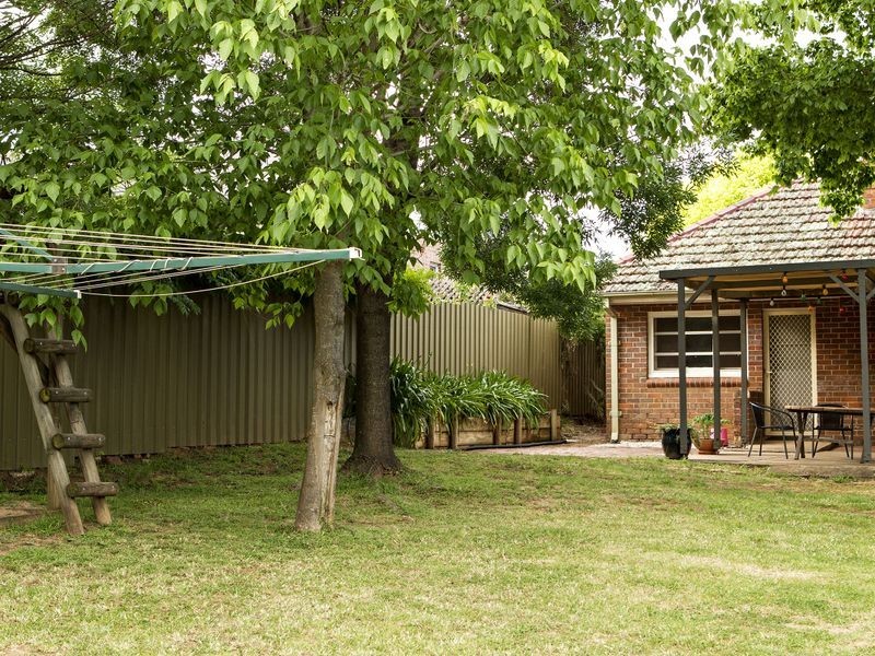 44 Demondille Street, Young NSW 2594