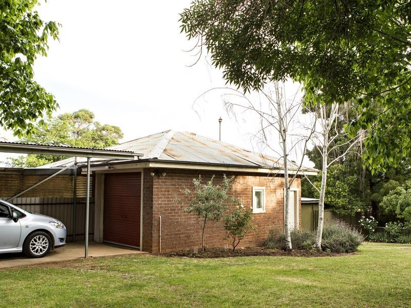 44 Demondille Street, Young NSW 2594