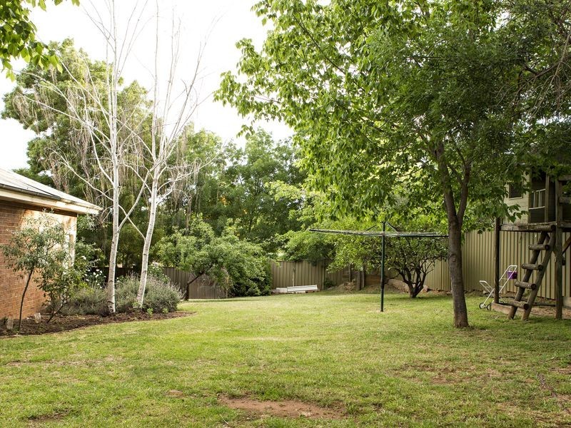 44 Demondille Street, Young NSW 2594