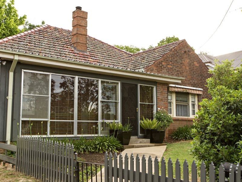 44 Demondille Street, Young NSW 2594