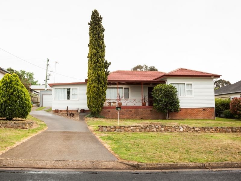 75 Brock Street, Young NSW 2594