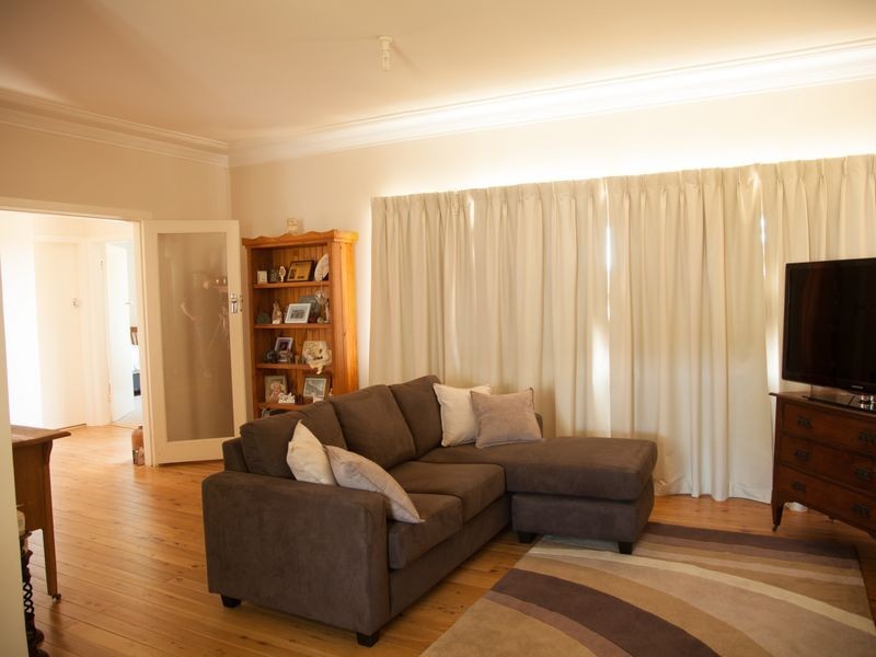 75 Brock Street, Young NSW 2594