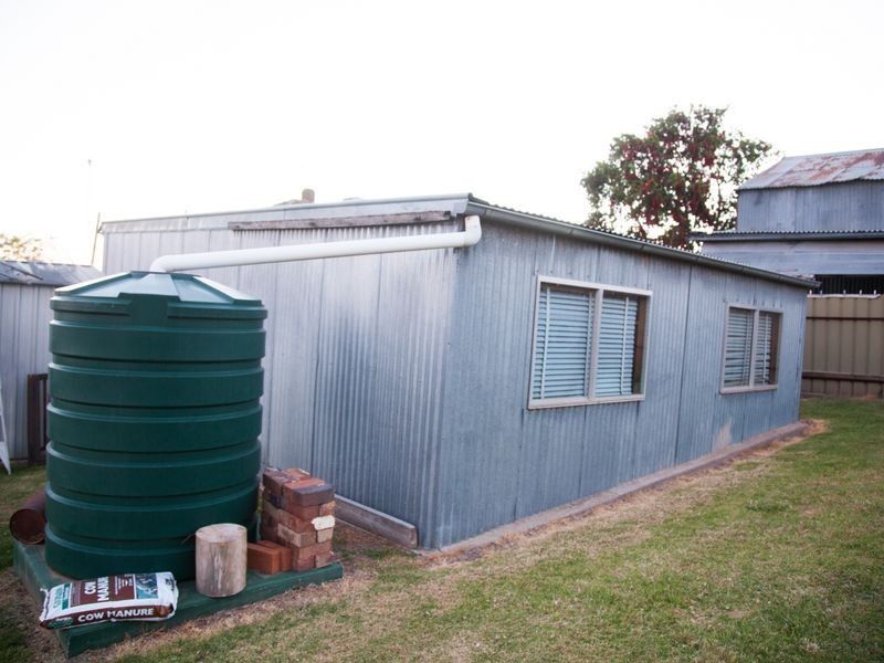 75 Brock Street, Young NSW 2594