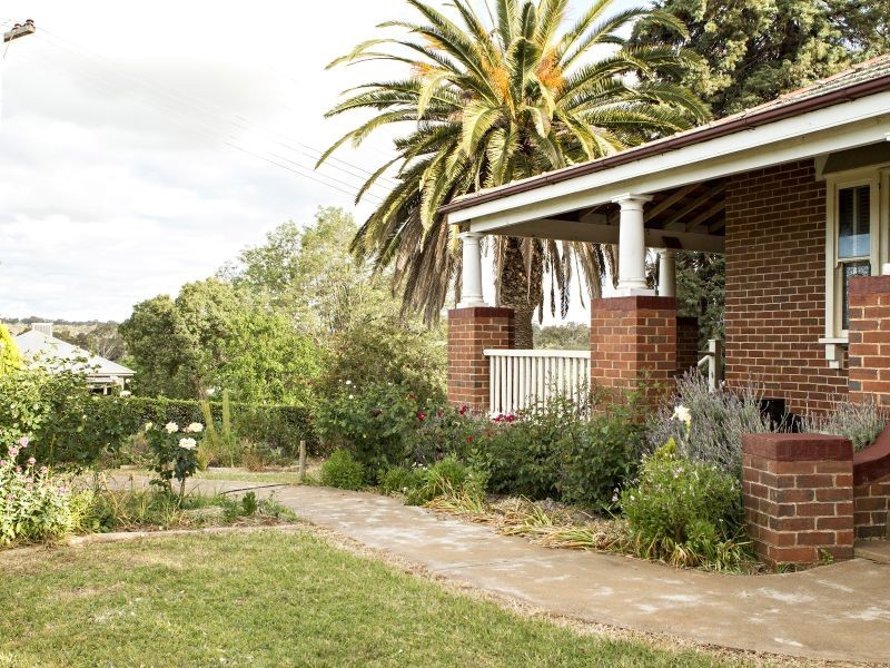 38 Demondrille Street, Young NSW 2594