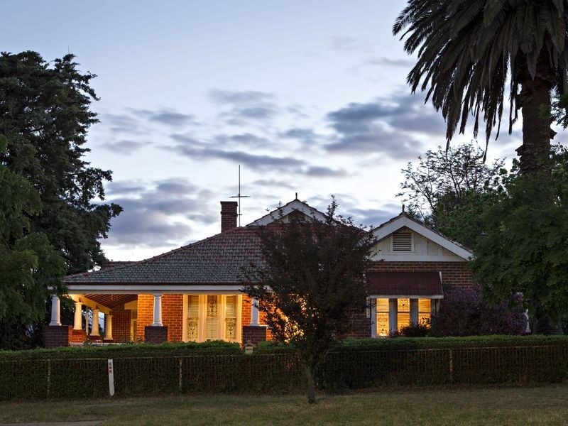 38 Demondrille Street, Young NSW 2594