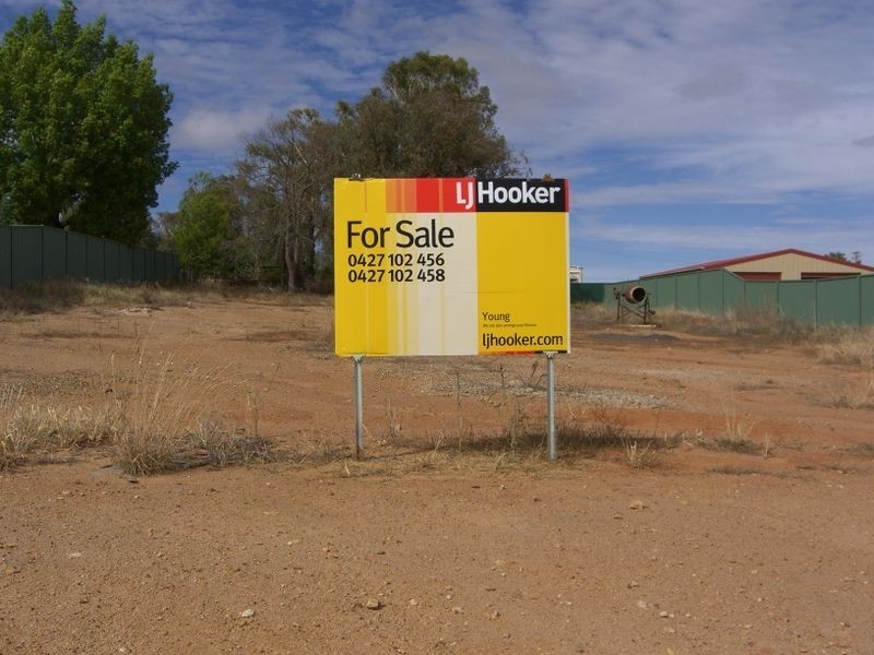 2 Jake Miller Place, Young NSW 2594