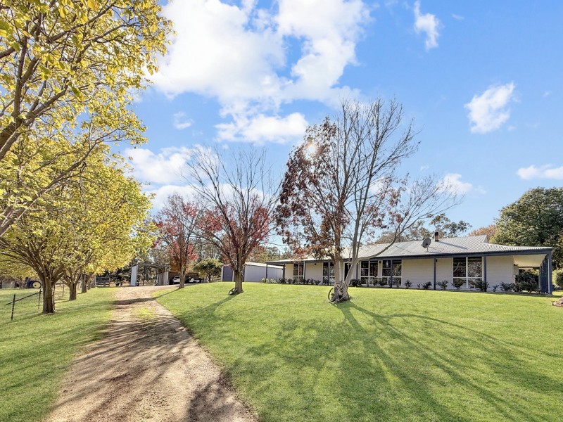 210 Belmore Road, Young NSW 2594
