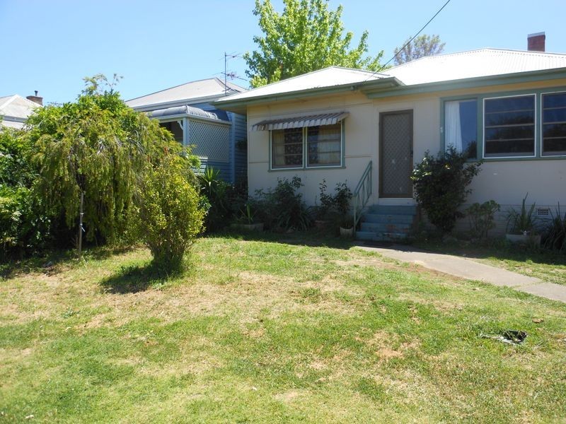 65 Brock Street, Young NSW 2594