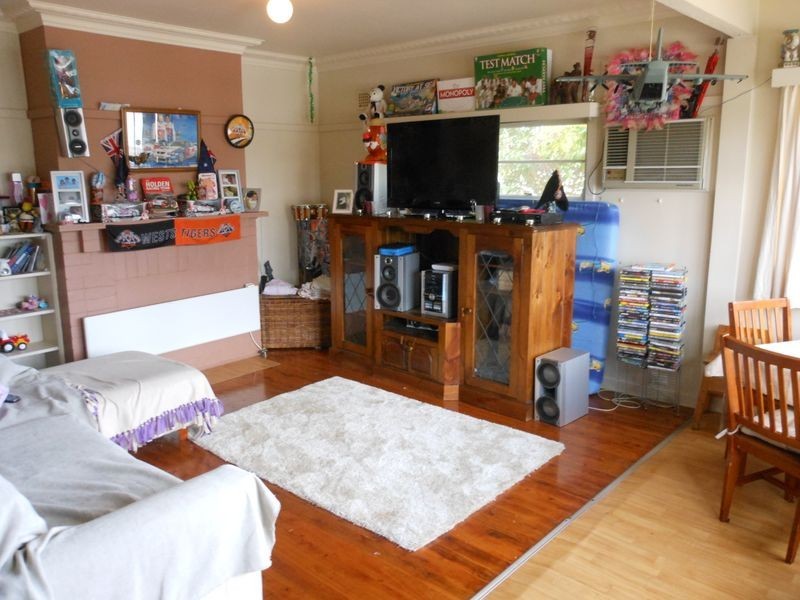 65 Brock Street, Young NSW 2594