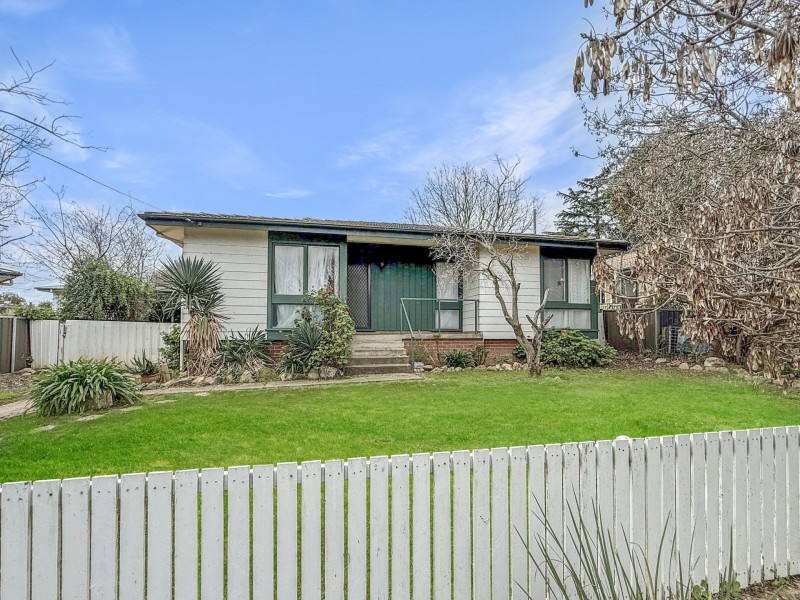 9 Crowther Street, Young NSW 2594