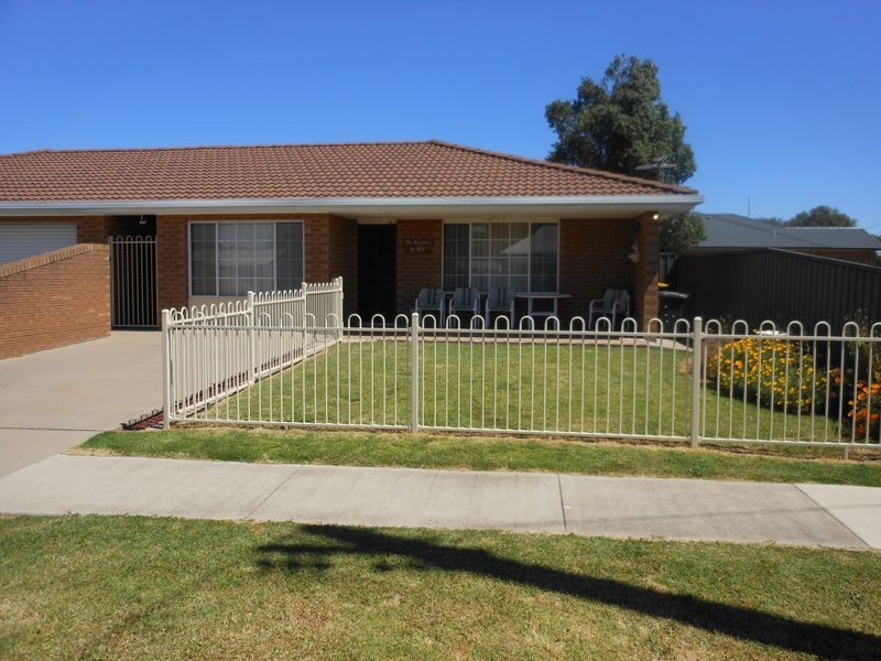 2/20 Gordon Street, Young NSW 2594