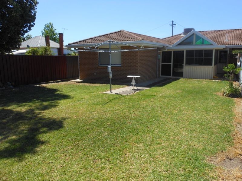 2/20 Gordon Street, Young NSW 2594