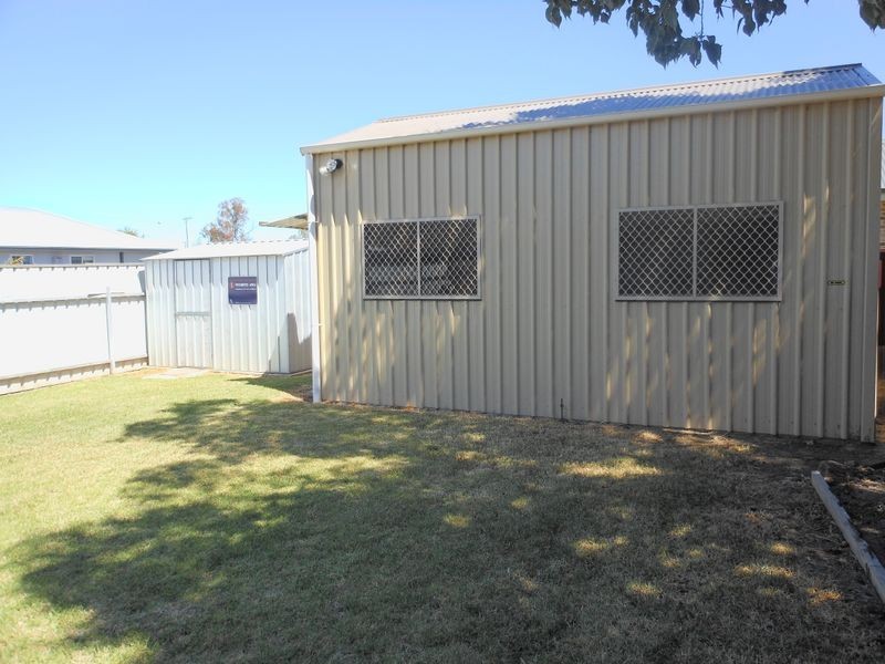 2/20 Gordon Street, Young NSW 2594