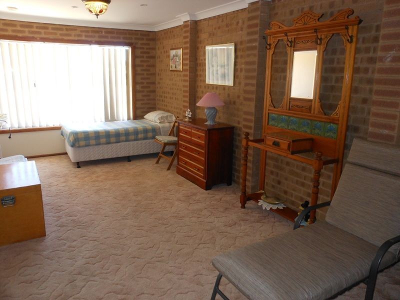 2/20 Gordon Street, Young NSW 2594