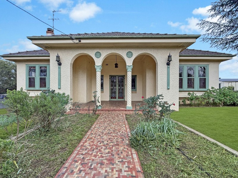 43 McLerie Street, Young NSW 2594