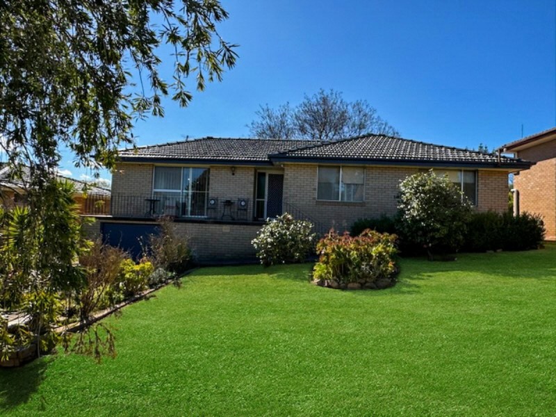 12 Watson Street, Young NSW 2594
