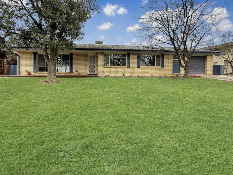 50 Templemore Street, Young NSW 2594