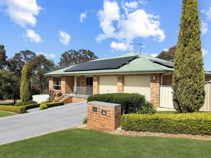 1 Scott Place, Young NSW 2594