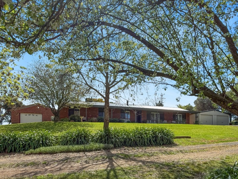 30 Redhill Road, Young NSW 2594