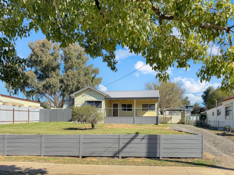 44 Binalong Street, Harden NSW 2587